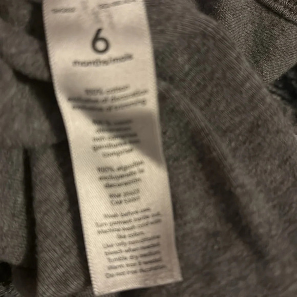 bundle from Carter’s size 6 months - Picture 10 of 10